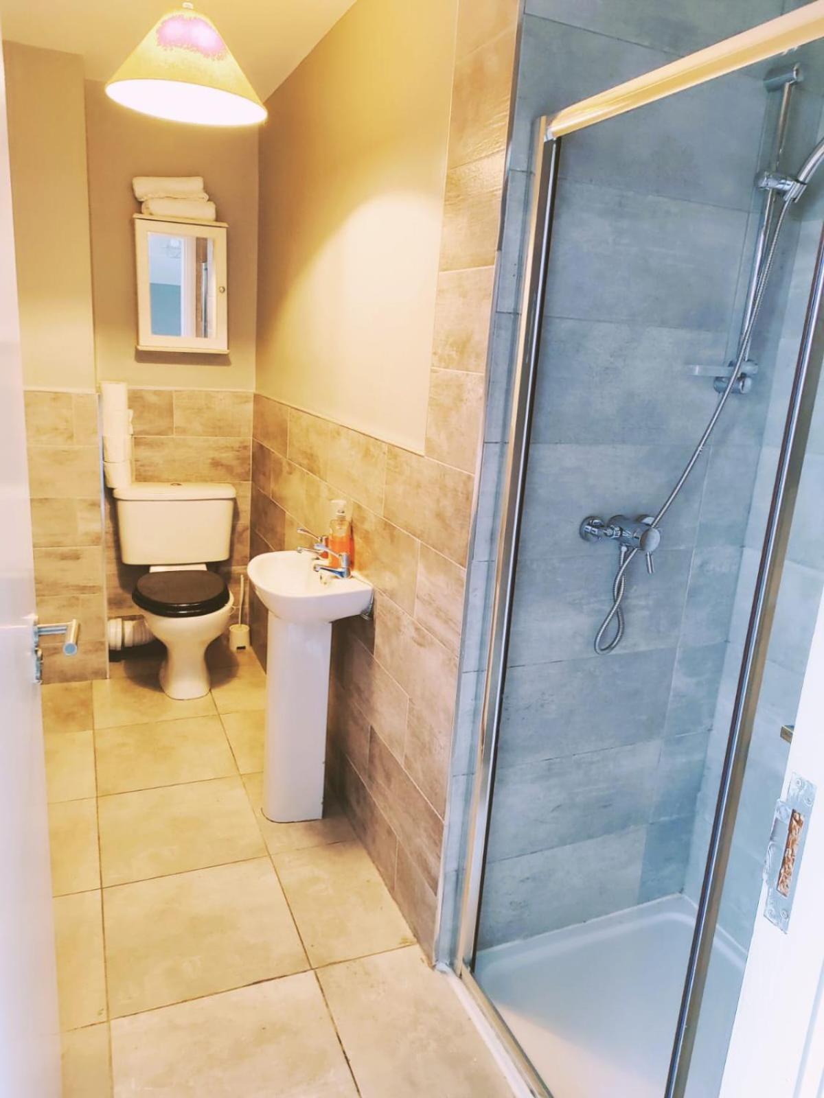 Hébergement de vacances Large 3 Bedroom Home, 3 Bathrooms, Free Parking, Fast Wifi Belfast